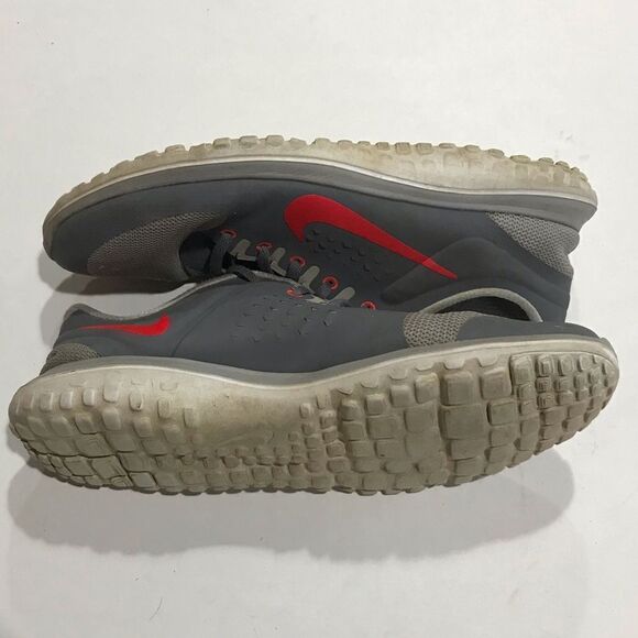 Nike Grey and Hot Pink Athletic Shoes - Picture 3 of 11